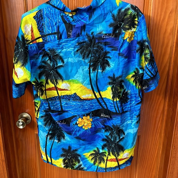Royal Creations Hawaii shirt. Size large. - Picture 2 of 6